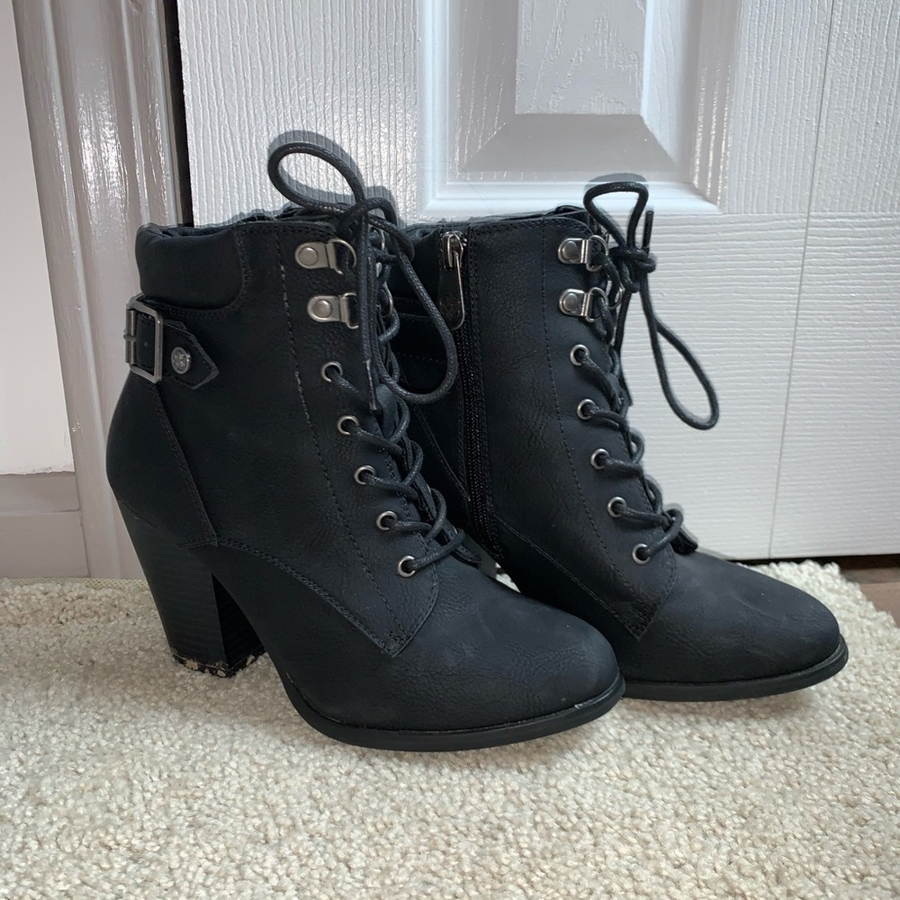 Black Heeled Boots ✨